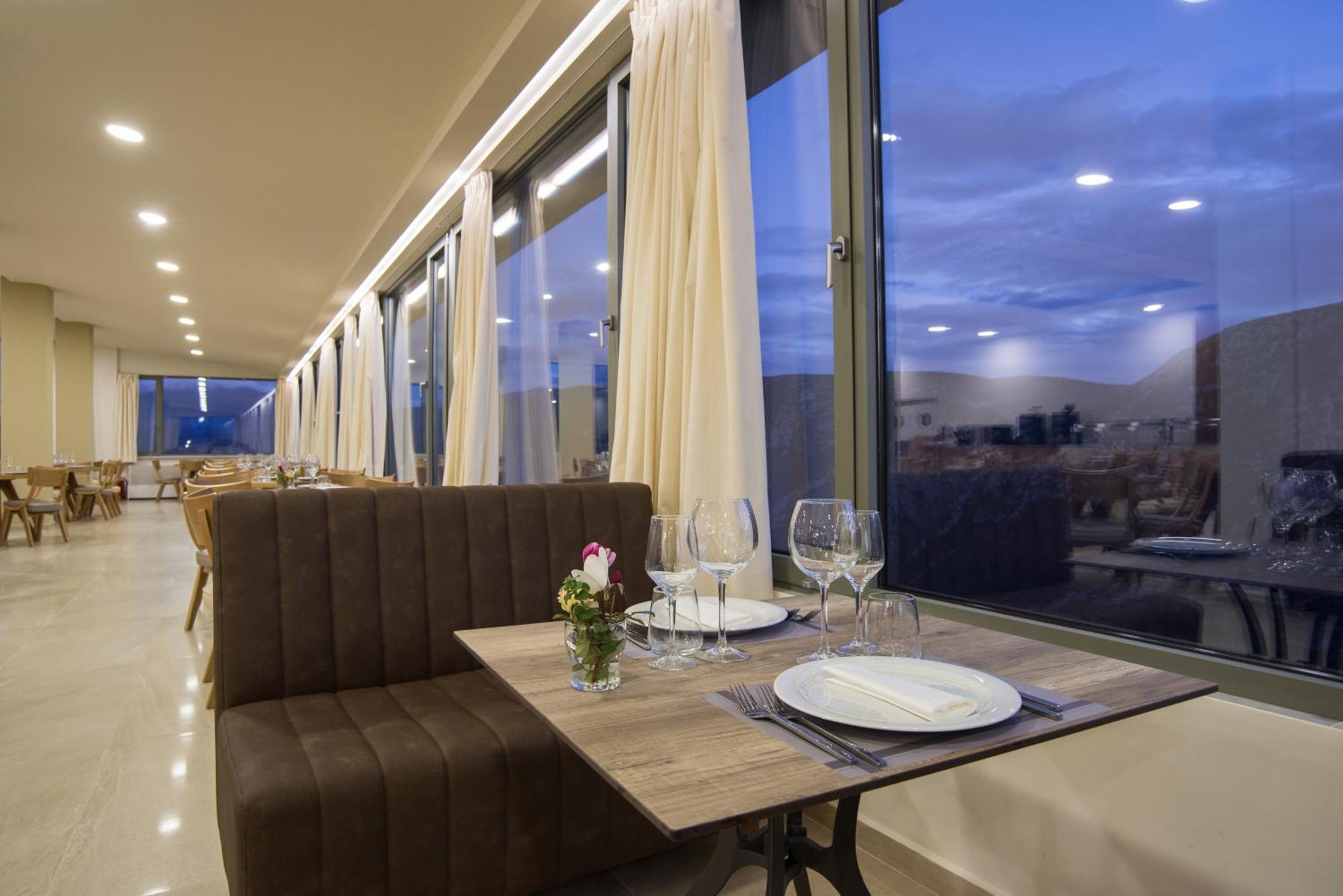 V Hotel Delphi ภายนอก รูปภาพ