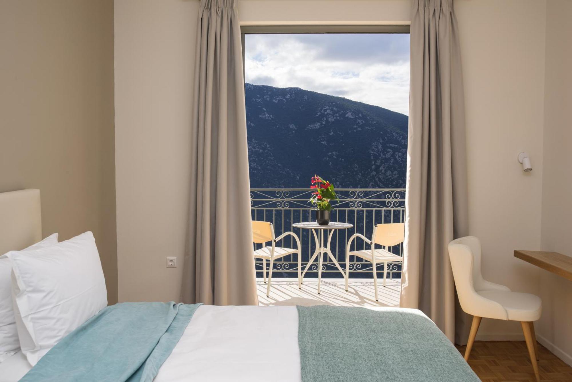 V Hotel Delphi ภายนอก รูปภาพ
